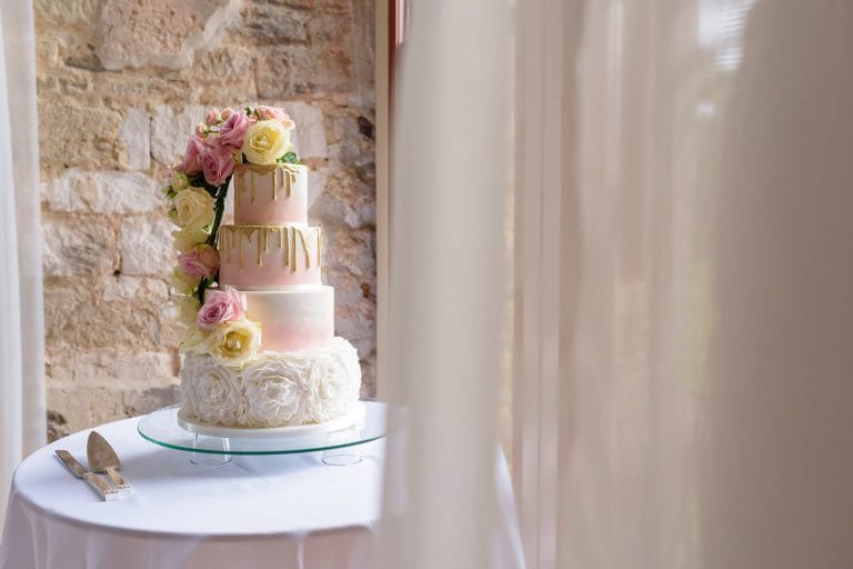 wedding cake at lulworth castle