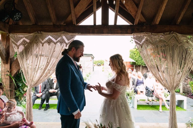 bride-and-groom-wedding-ceremony