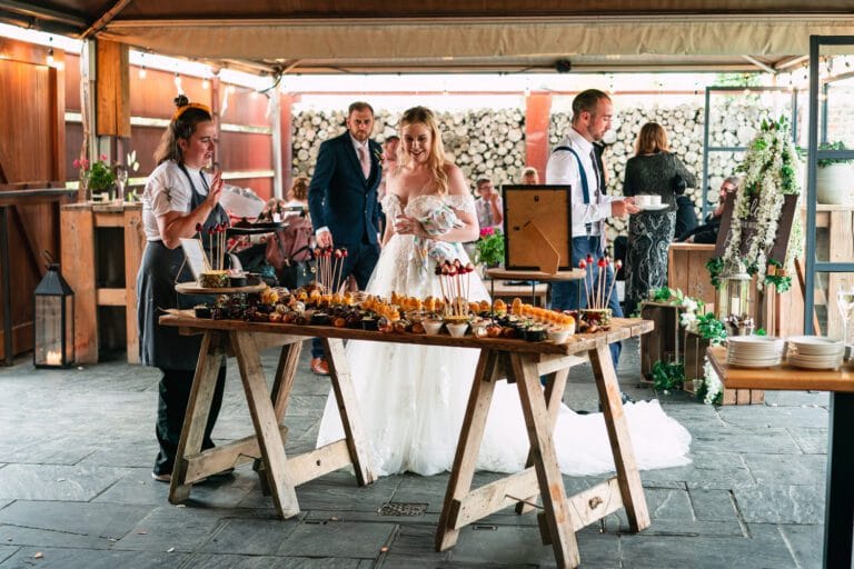 wedding-desserts-at-southend-barns
