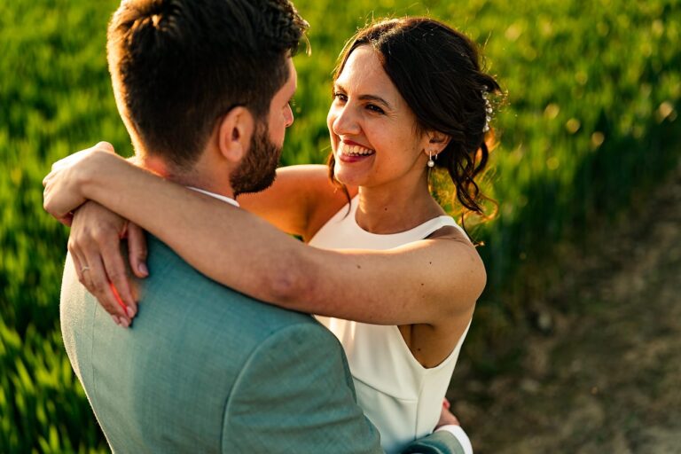 Surrey Wedding Photographer Guide for Relaxed Couples