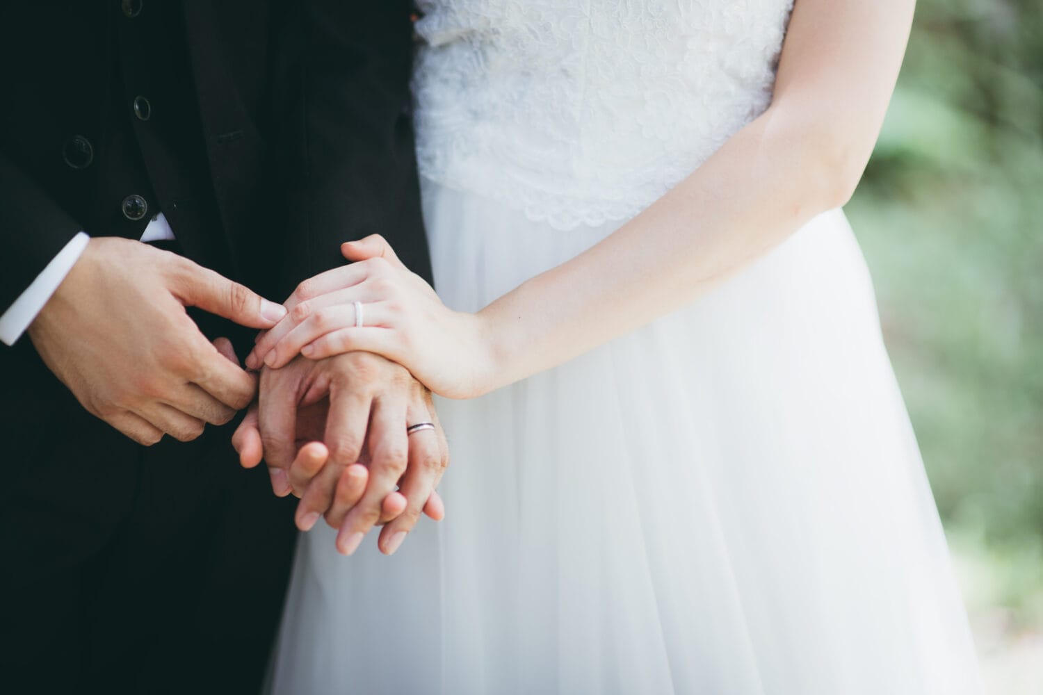How to Choose a Wedding Photographer for Natural Moments