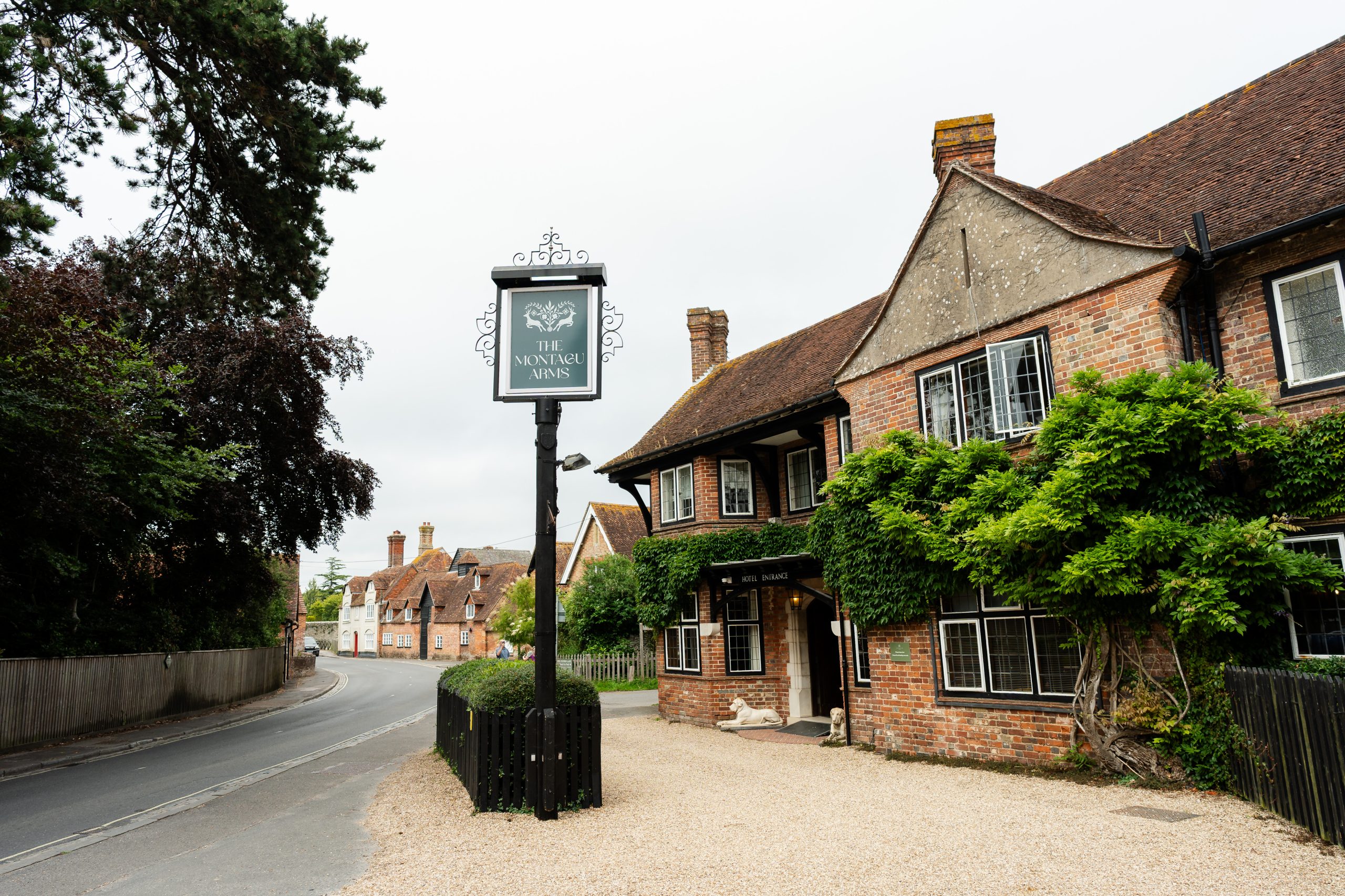 montagu arms